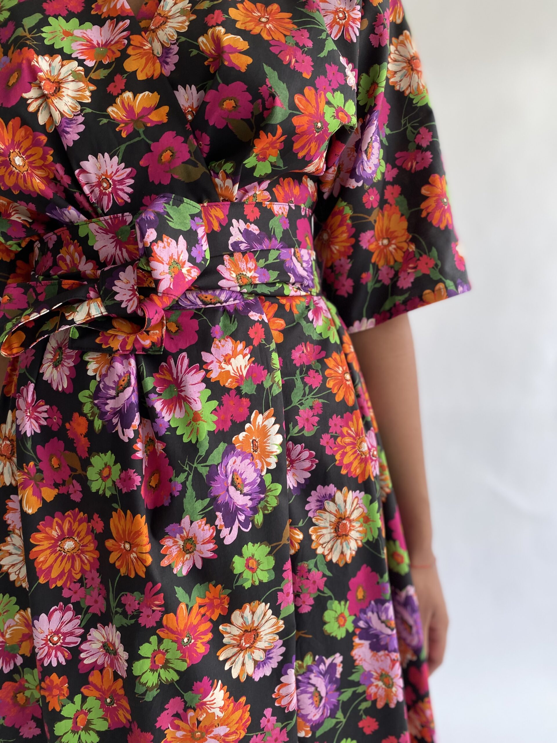 Fiore nero mini cotton wrap dress - Image 8