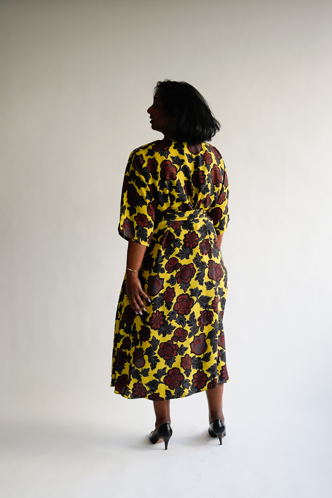 Fiore giallo e marrone 100 % viscose midi wrap dress - Image 11