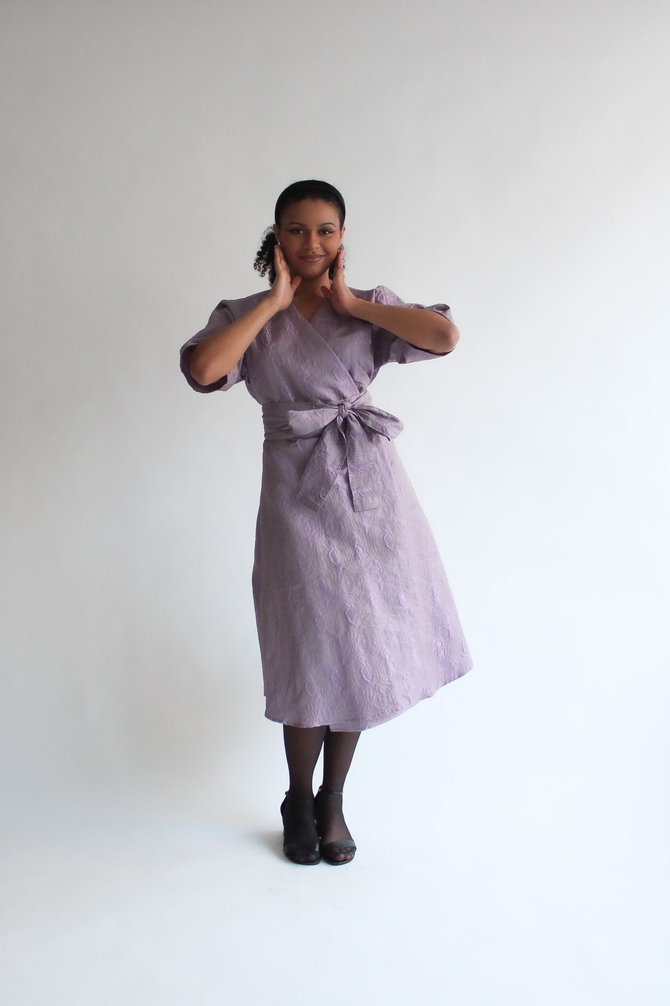 UNIQUE jacquard lilac midi wrap dress - Image 4