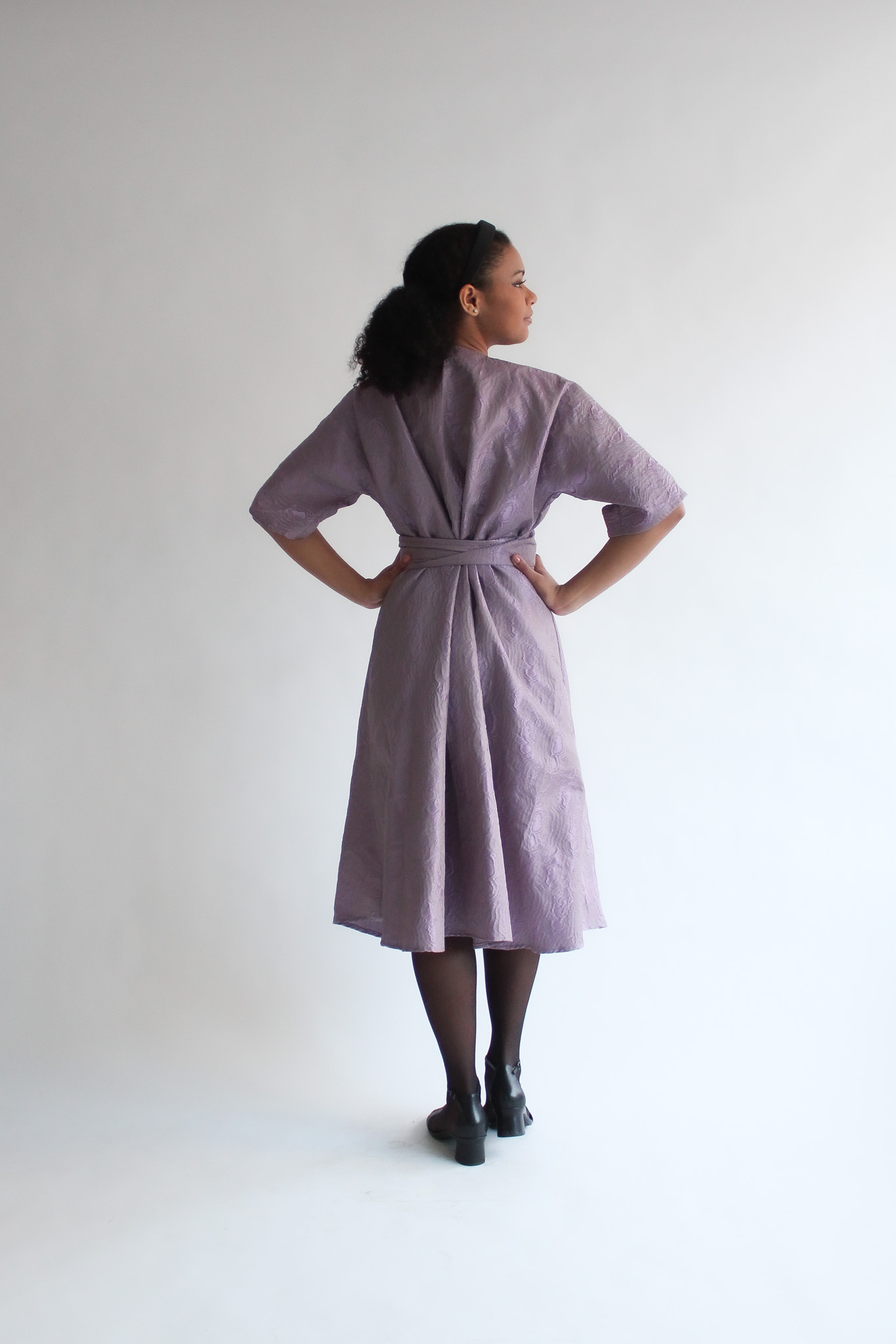 UNIQUE jacquard lilac midi wrap dress - Image 9