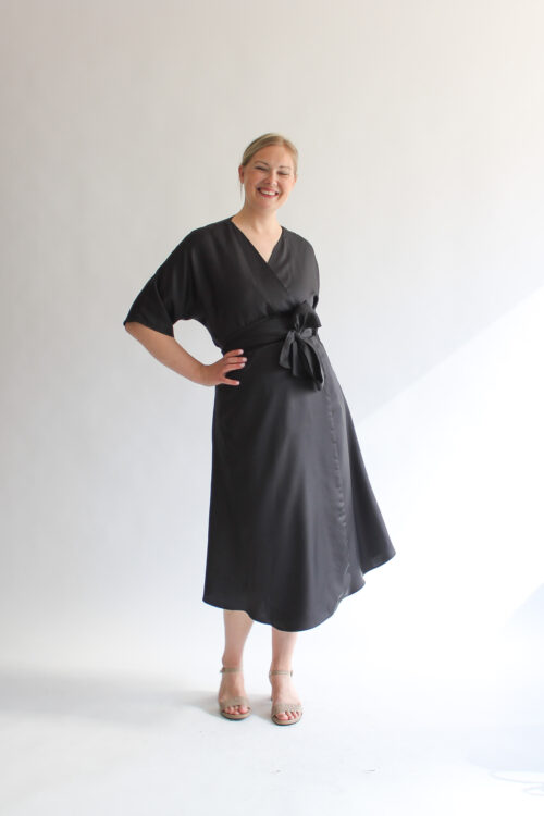 Nero 100 % silk midi wrap dress