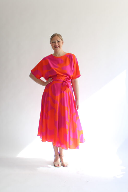 Retro shirt + midi skirt combo