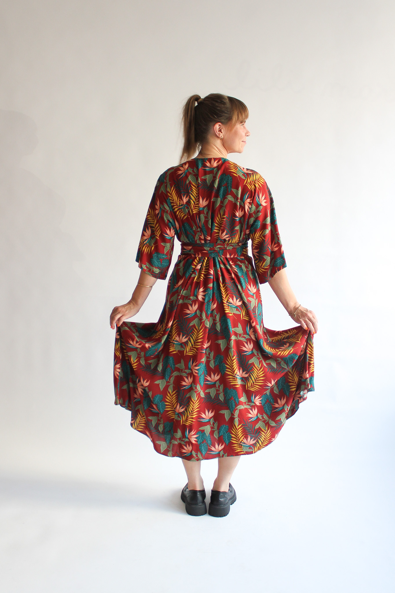 Giungla borgogna viscose midi wrap dress - Image 5