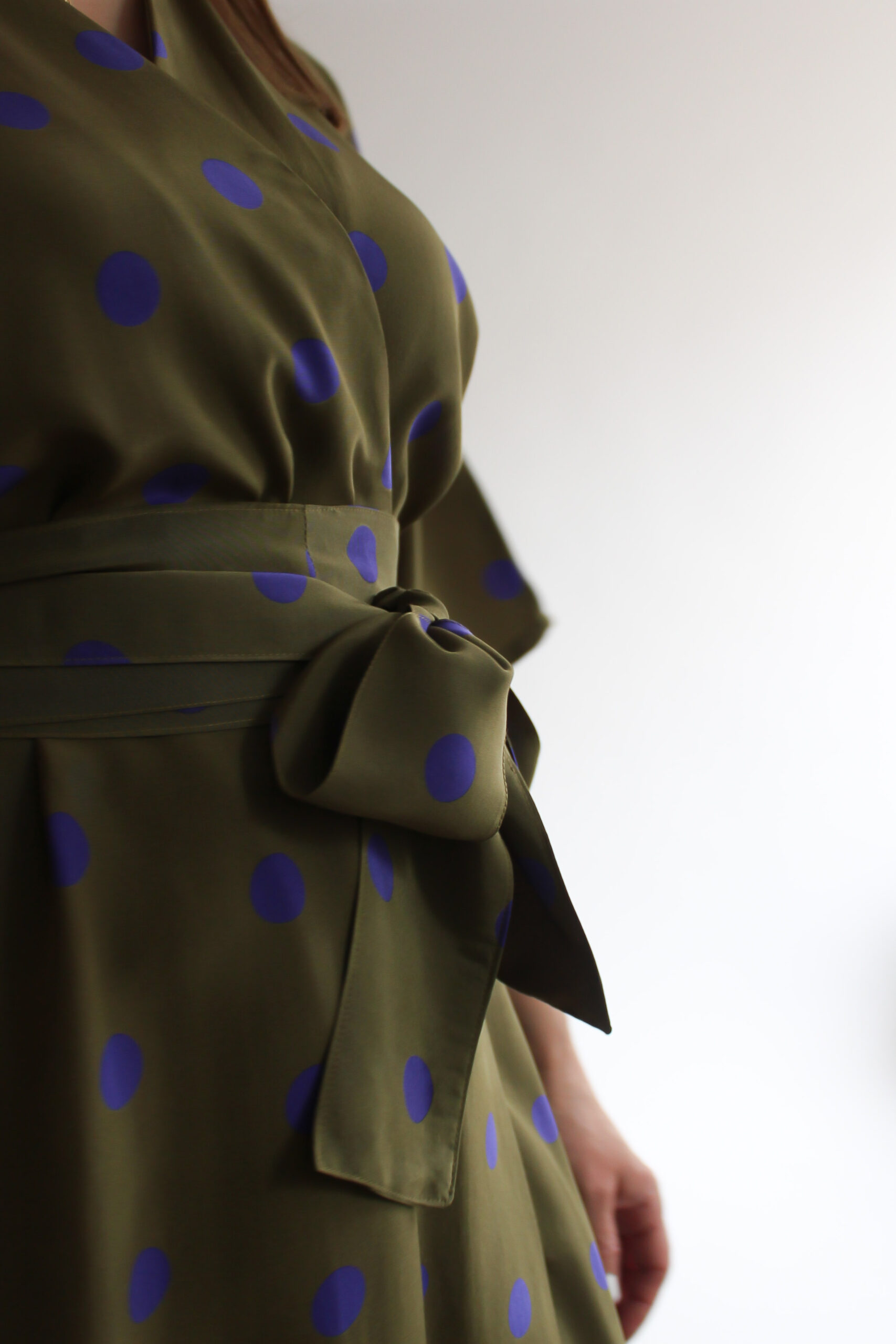 A pois verde e viola 100 % silk maxi wrap dress - Image 10