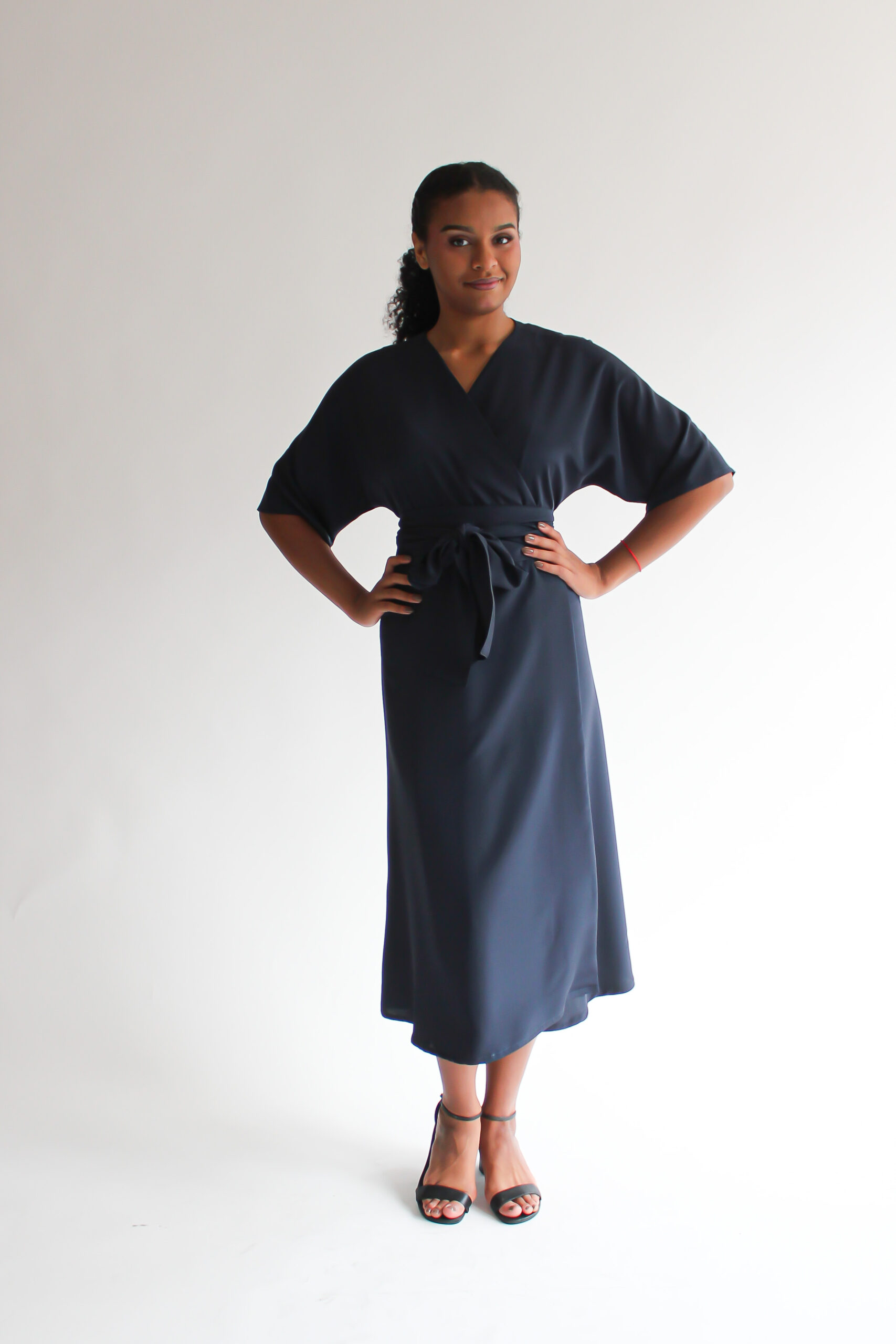 Blu scuro silk midi wrap dress