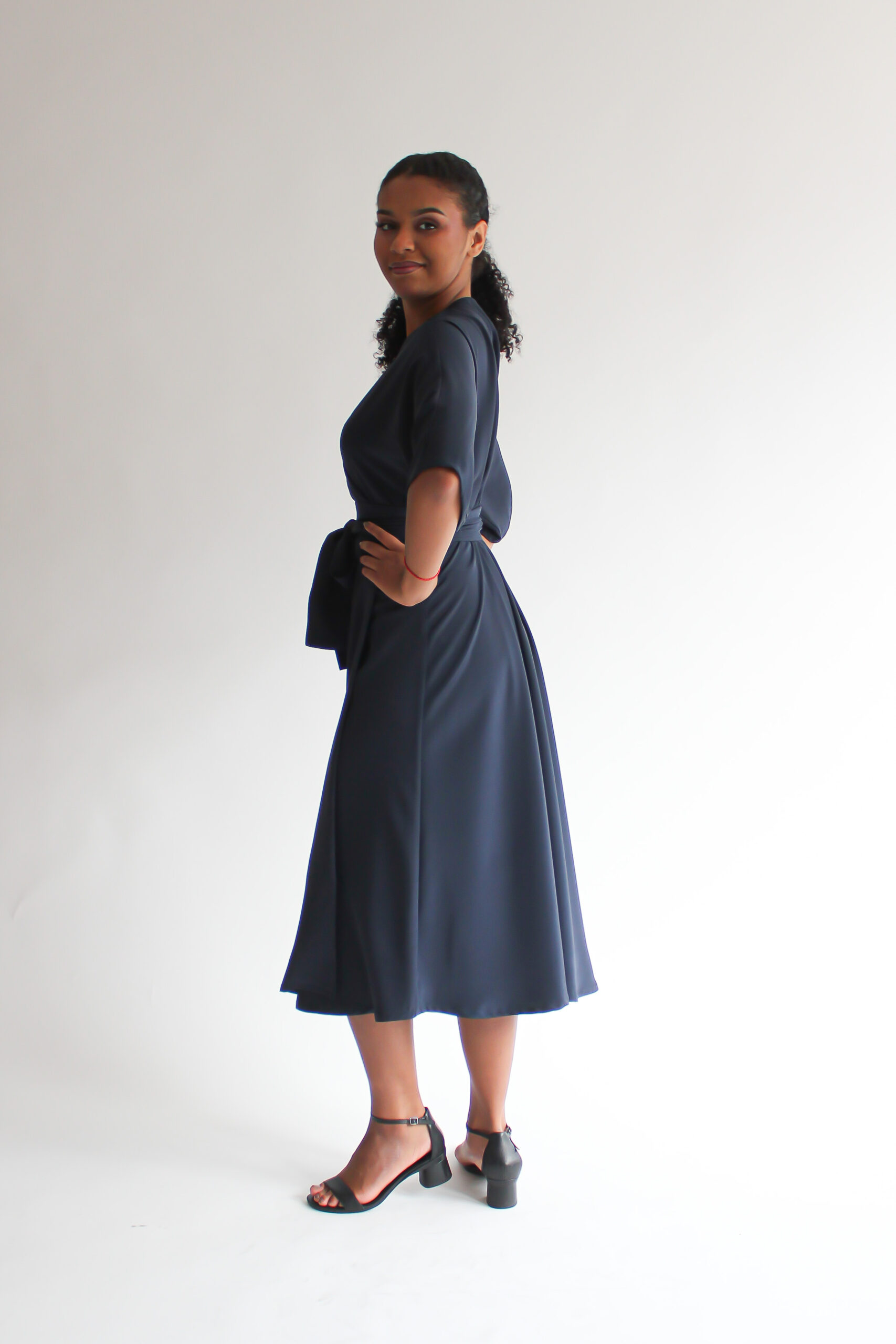 Blu scuro silk midi wrap dress - Image 5