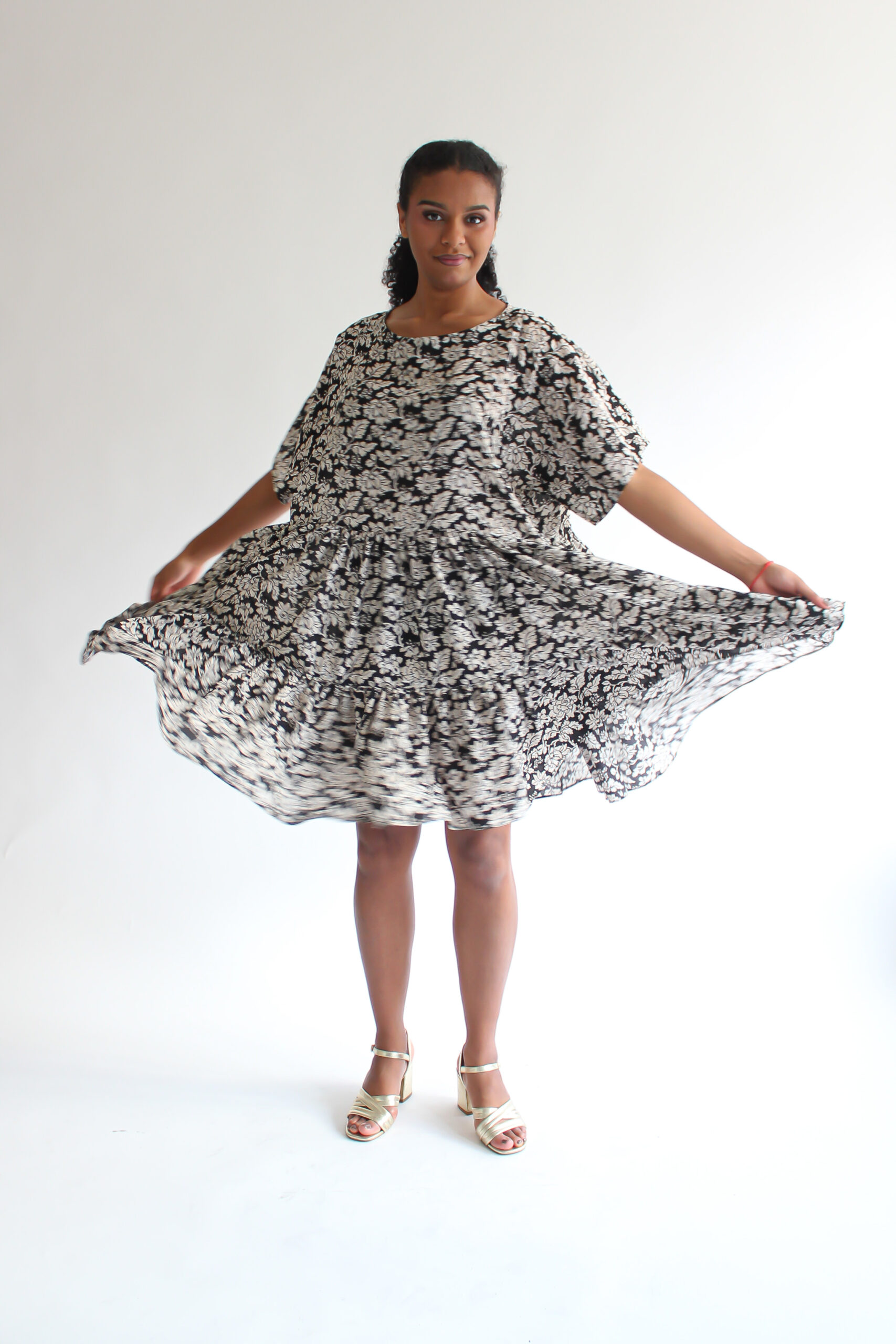 Fiore nero e bianco silk double ruffle dress - Image 2