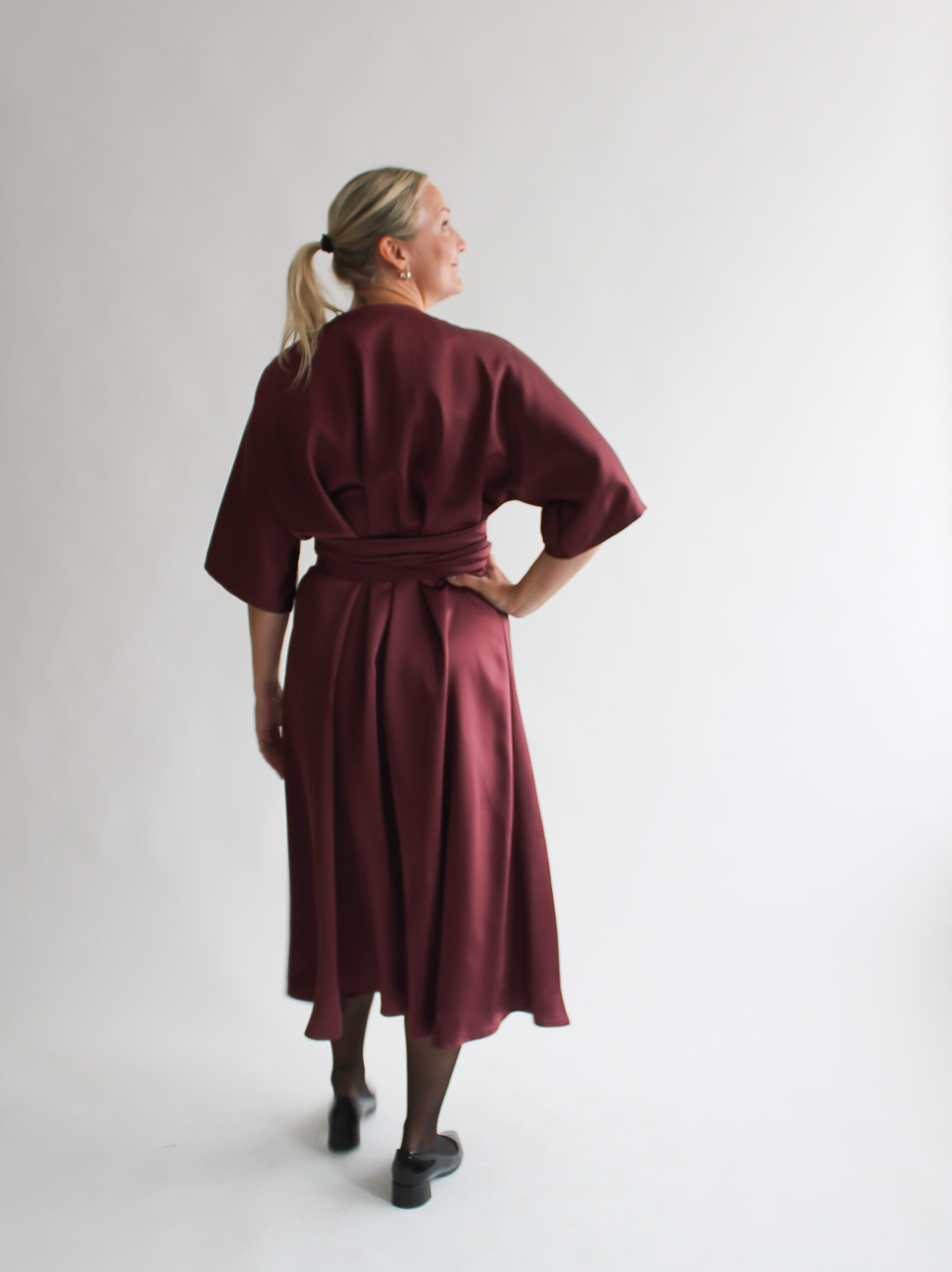 Borgogna lucida midi wrap dress - Image 4