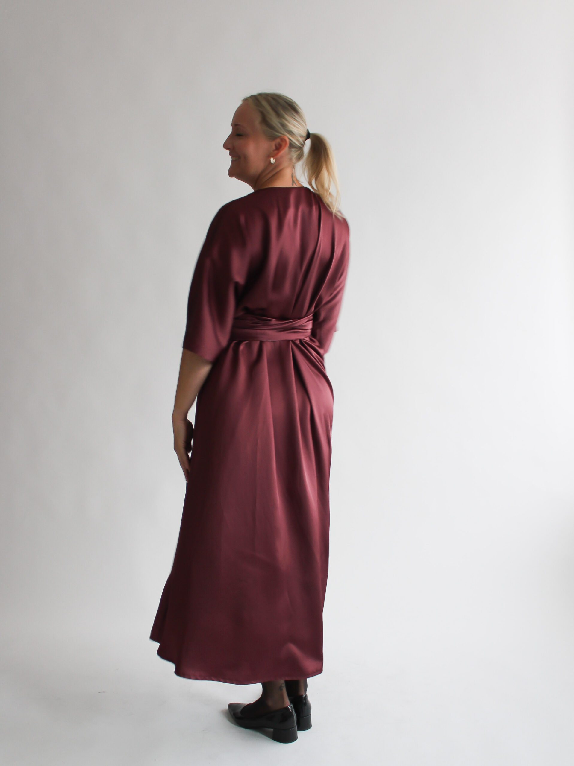 Borgogna lucida maxi wrap dress - Image 2