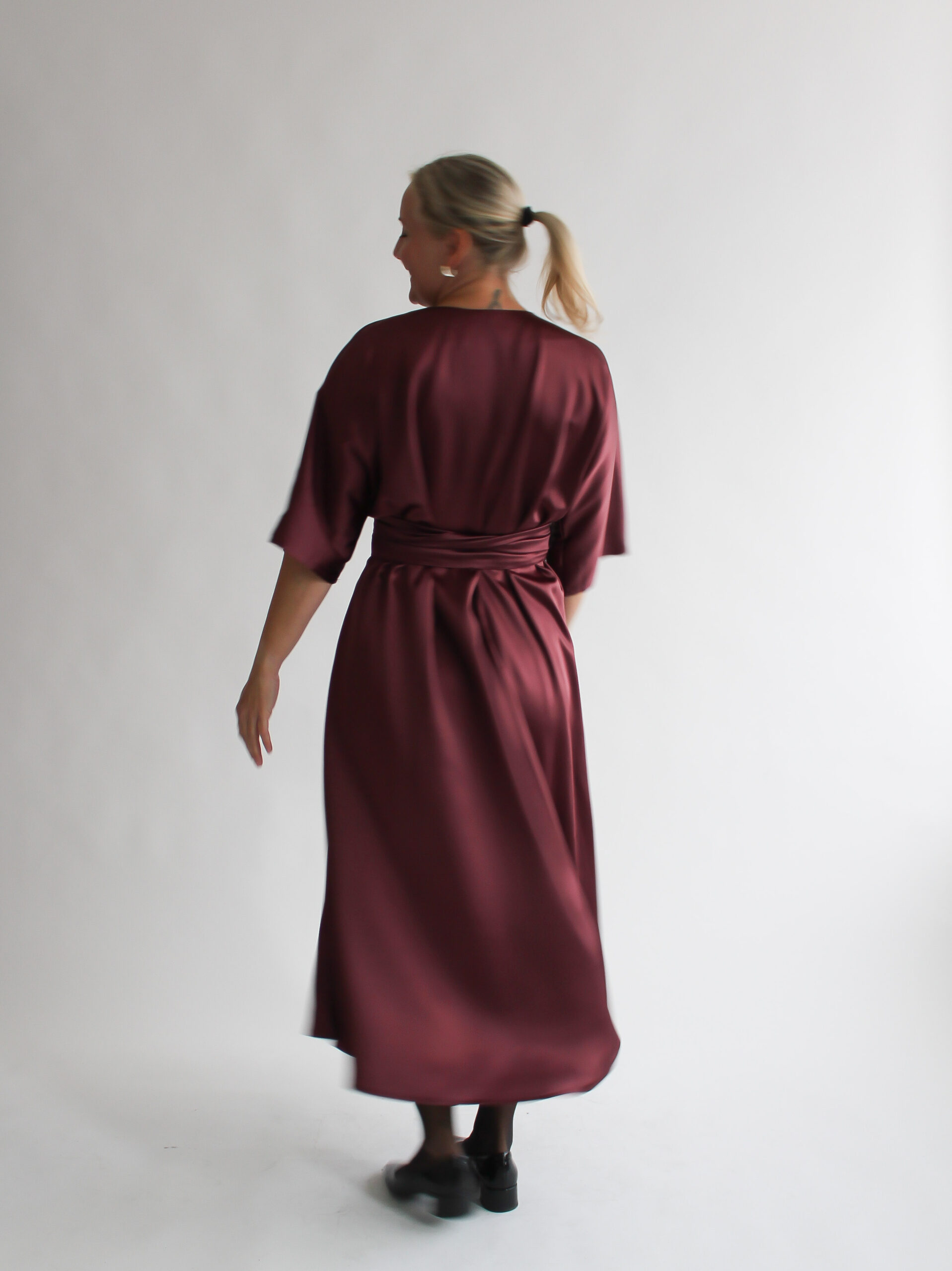 Borgogna lucida maxi wrap dress - Image 3