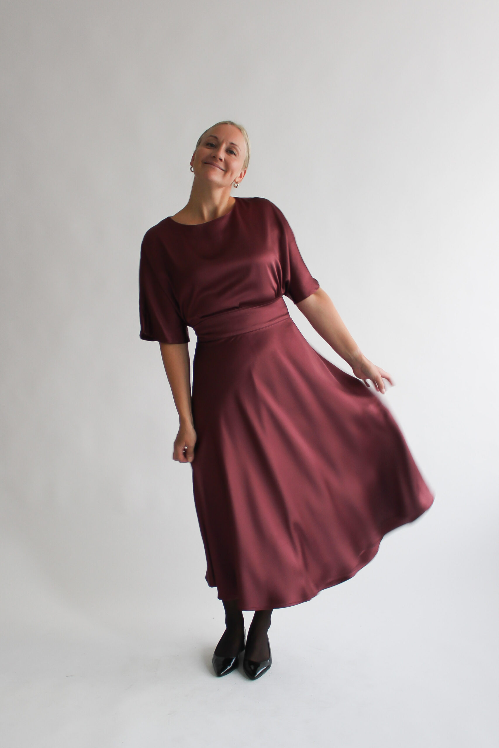 Borgogna lucida shirt + midi skirt combo