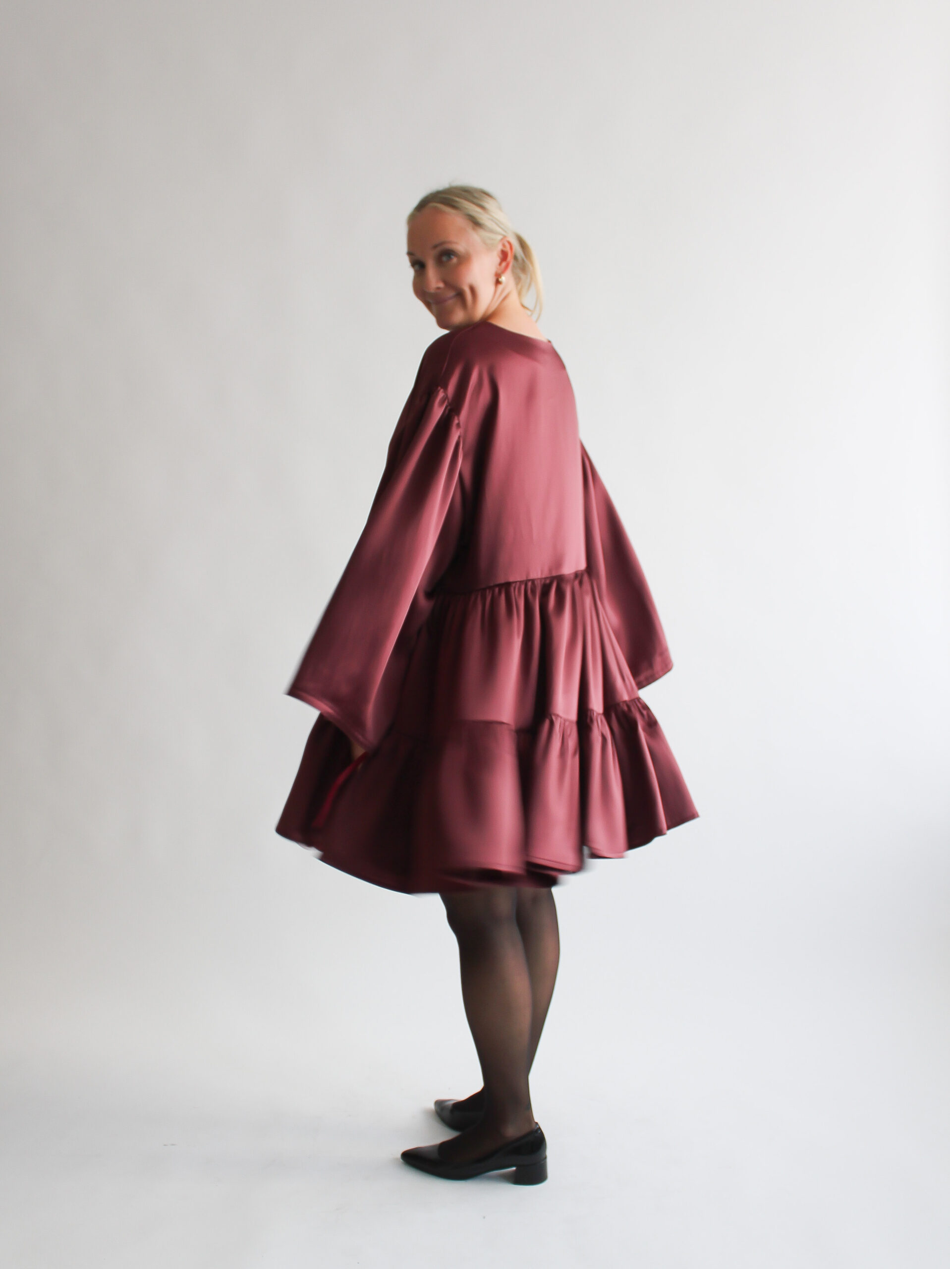 Borgogna lucida puff sleeve double ruffle dress - Image 3