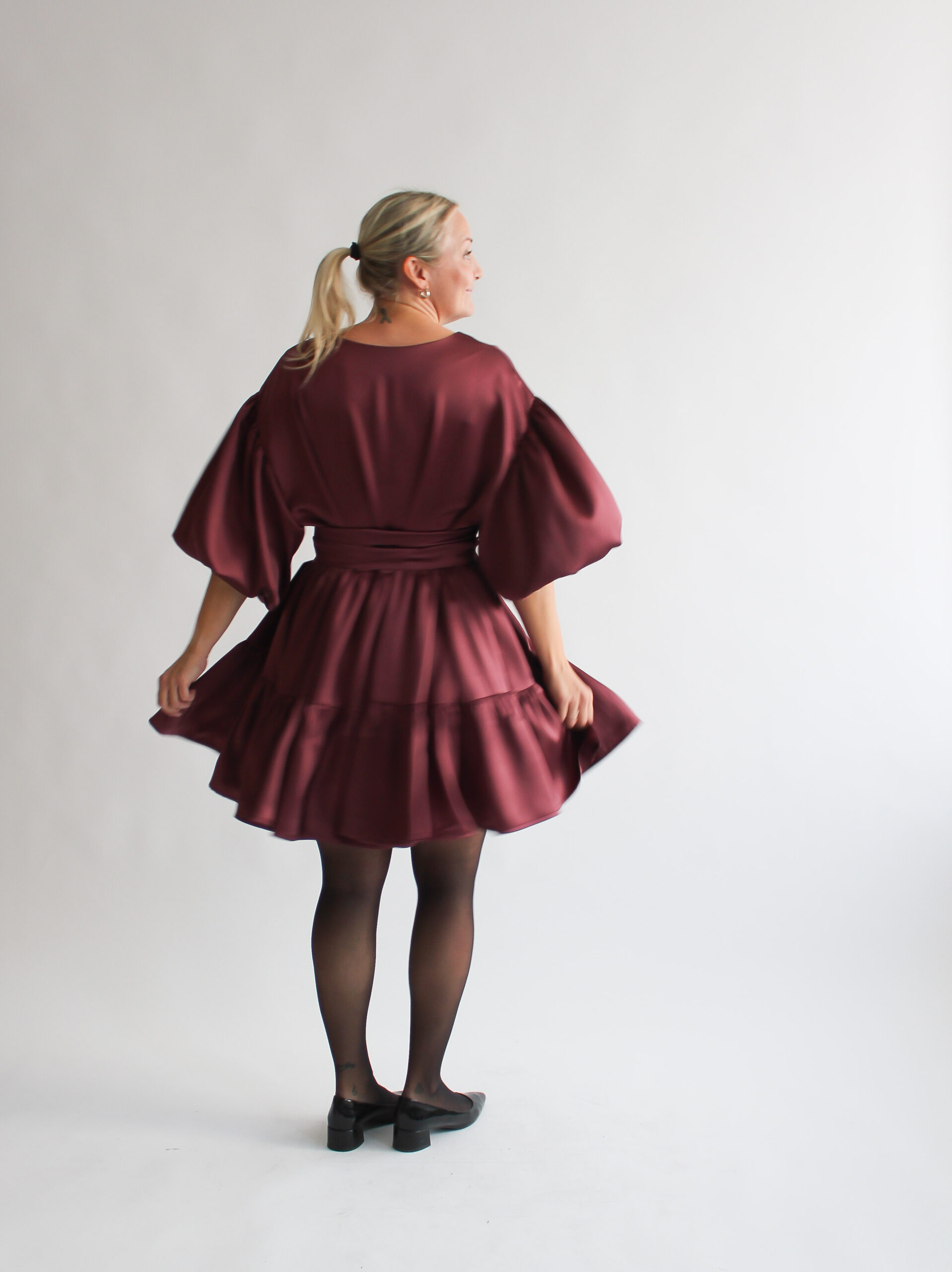 Borgogna lucida puff sleeve double ruffle dress - Image 7