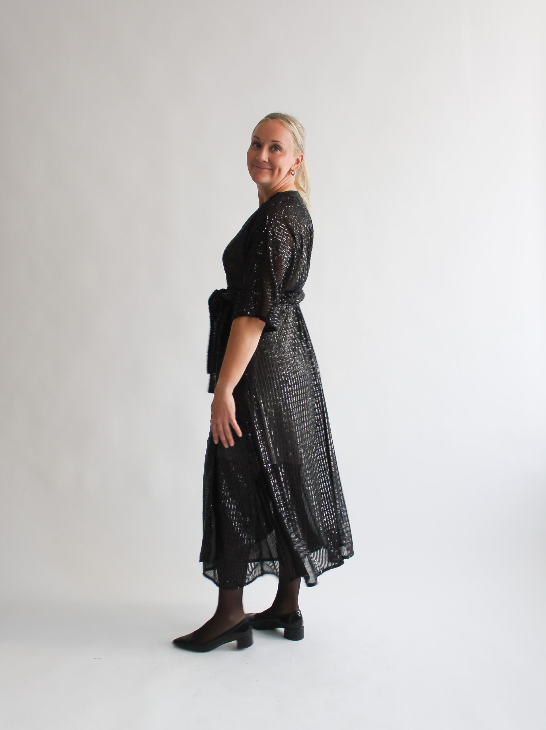 Nero paillettes midi wrap dress - Image 4