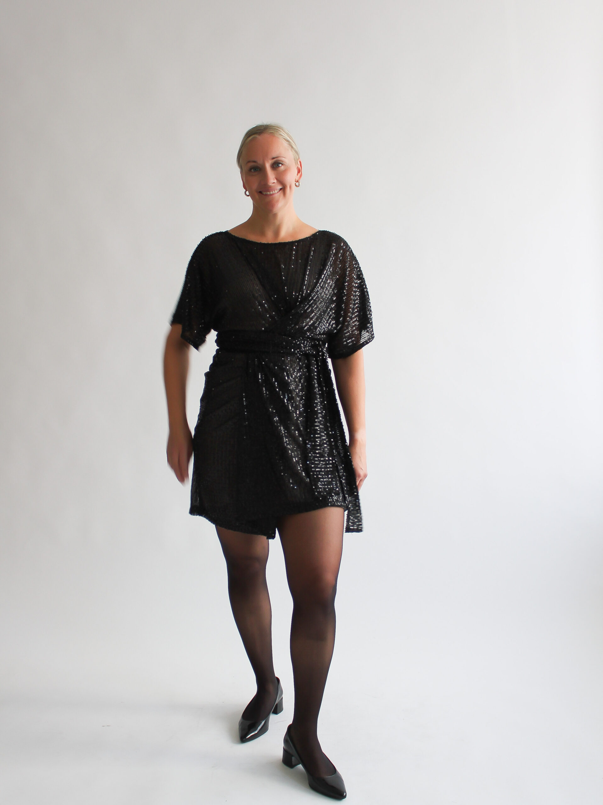 Nero paillettes t-shirt dress - Image 4